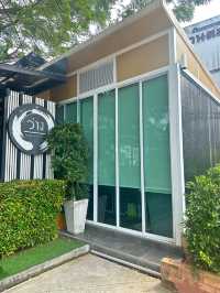 จิบกาแฟชิลๆที่ ว่าง cafe' & bistro