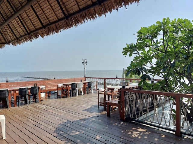 “มอเกนบางปู” ร้านวิวสวยอาหารอร่อย