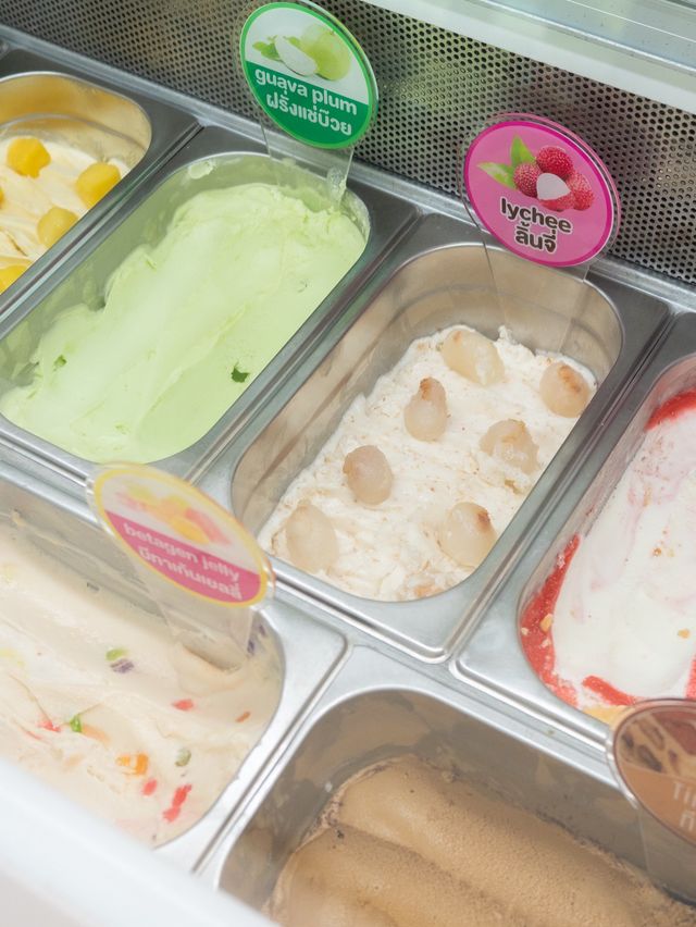 trat my home cafe 🍦🍰🏠
