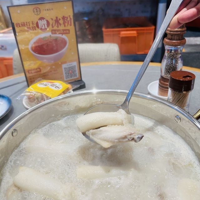 順德公·廣東豬肚雞 順德公·廣東豬肚雞