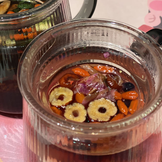 「甜牙牙煮意」晚餐套餐價錢親民 餐廳氣氛舒適放鬆