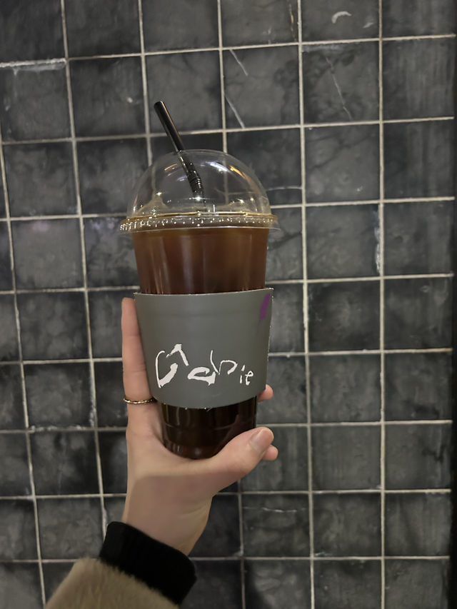 24時間営業の弘大カフェならココ！✨
