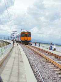 รถไฟลอยน้ำ เขื่อนป่าสักชลสิทธิ์