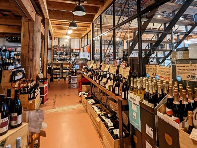 日本大阪-200坪的咖啡葡萄酒專賣店：Takamura Wine & Coffee Roasters