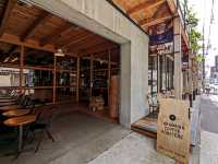 日本大阪-200坪的咖啡葡萄酒專賣店：Takamura Wine & Coffee Roasters