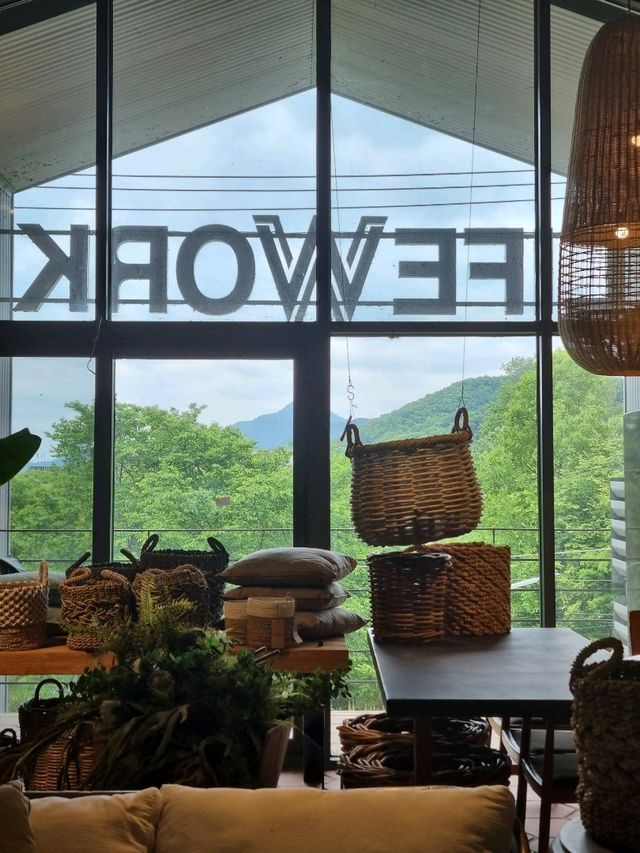 청평의 숲뷰의 청량한 복합문화공간