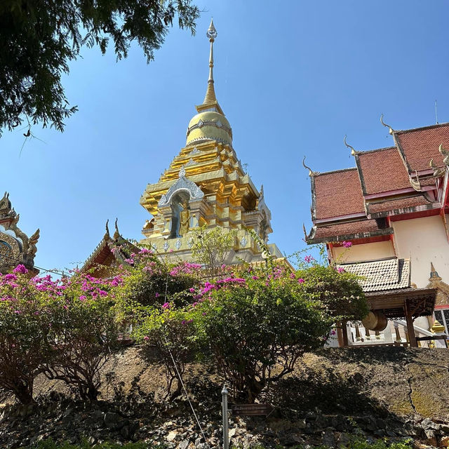 วัดพระธาตุดอยสะเก็ด