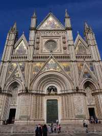 イタリア・世界一美しい丘の上の都市　オルヴィエート