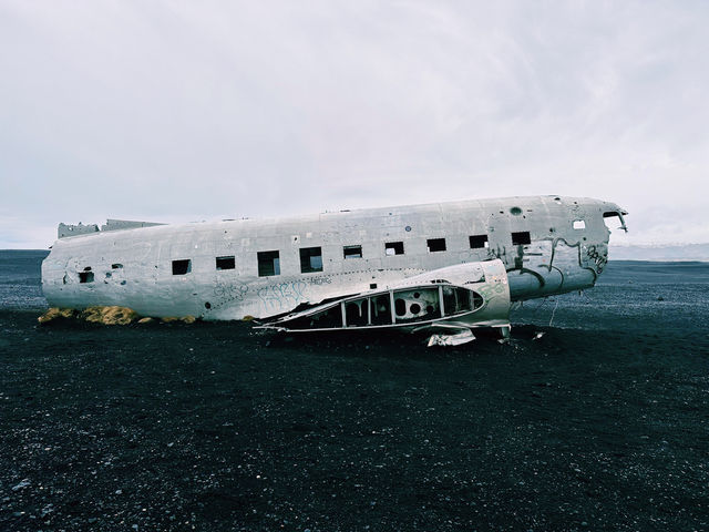 驚心動魄的空難遺跡 - 我在冰島目睹一場奇蹟般的生還