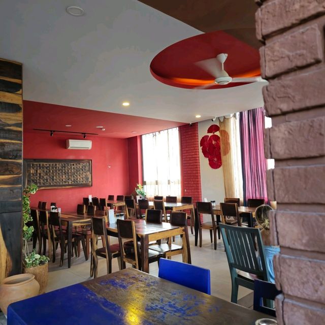 베트남 여행 나트랑 맛집 Nôm Nôm Restaurant & Cafe