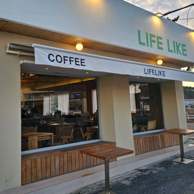 【韓国/釜山】イチゴがたっぷり入ったショートケーキ🍰