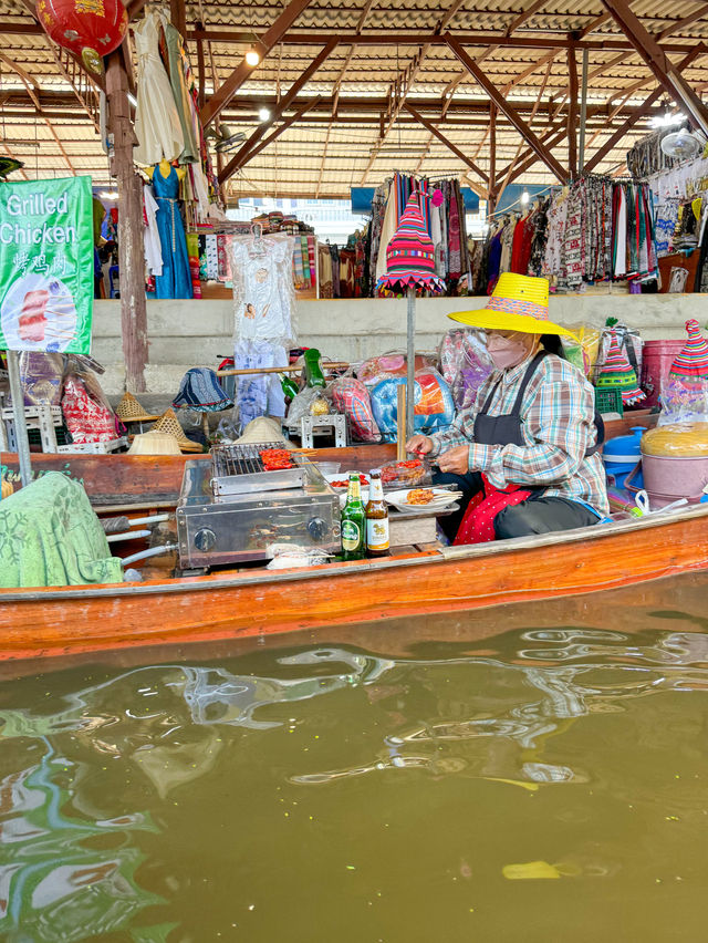 【タイ🇹🇭】初めてのタイ旅行におすすめ！ダムヌン・サドゥアック水上マーケットに行ってきました！