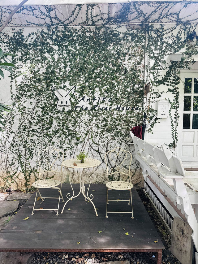 คาเฟ่ริมน้ำอยุธยาบรรยากาศวิวบ้านริมน้ำ-antika cafe