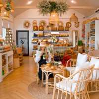คาเฟ่และร้านจักสานบรรยากาศสุดชิลล์คลอง9