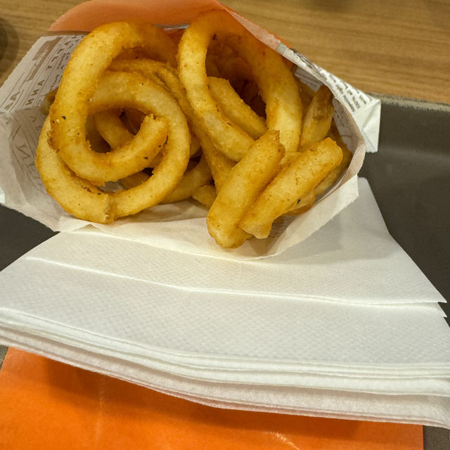 Discovering Okinawa’s Culinary Delights at A&W cafe