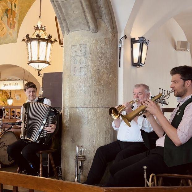 Authentic Bavarian Experience at Hofbräuhaus Munich