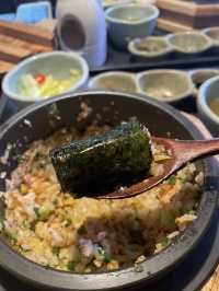 韓國人氣餐廳Solsot釜飯，三文魚和牛小排都很美味