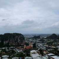 The Marble Mountains : ภูเขาหินอ่อน
