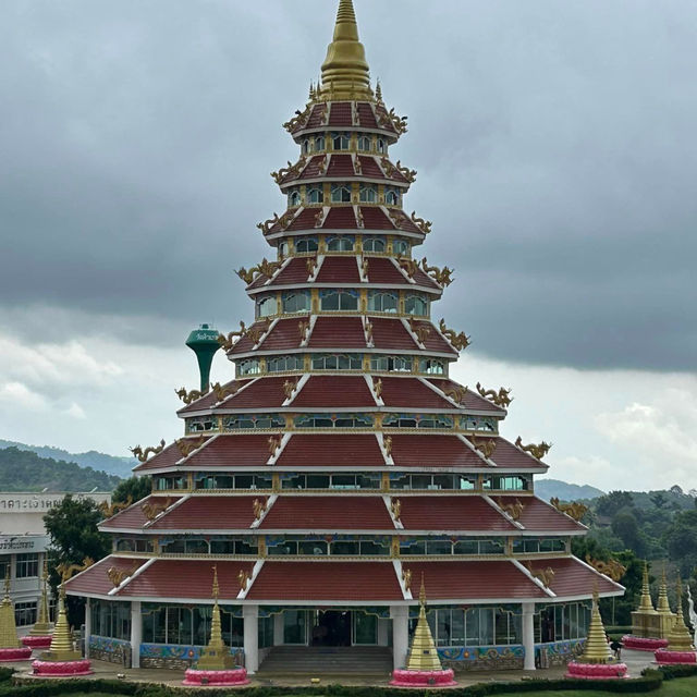 Unveiling the Splendor of Wat Huay Pla Kang