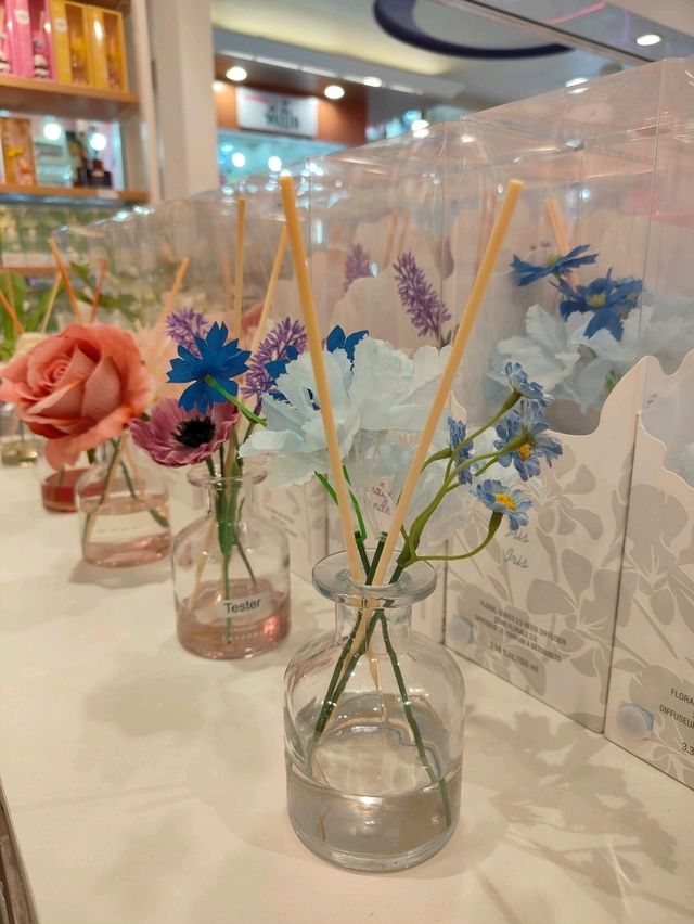 ช้อปของที่ระลึกที่ Miniso อนุเสาวรีย์ชัยฯ