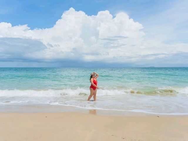 พักผ่อน ทะเลสวย หาดทรายนุ่ม Beach Vibe ดี