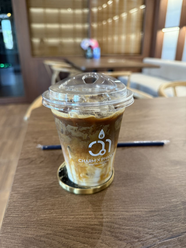 คาเฟ่ฉ่ำ Charm x phanom