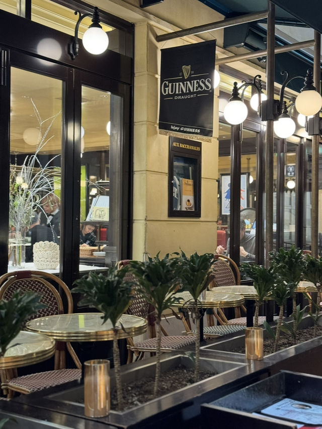 【京都/烏丸】パリの雰囲気が漂う本格フレンチとカフェが楽しめるお店