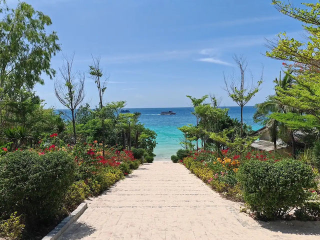 “หาดตายาย” ชายหาดเล็กเงียบสงบเกาะล้าน