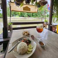 eight de klong คาเฟ่