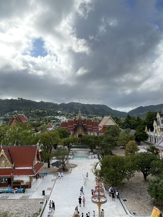 泰國普吉 只要有光有雲泰國寺廟很好出片 查龍寺 วัดไชยธาราราม (วัดฉลอง)
