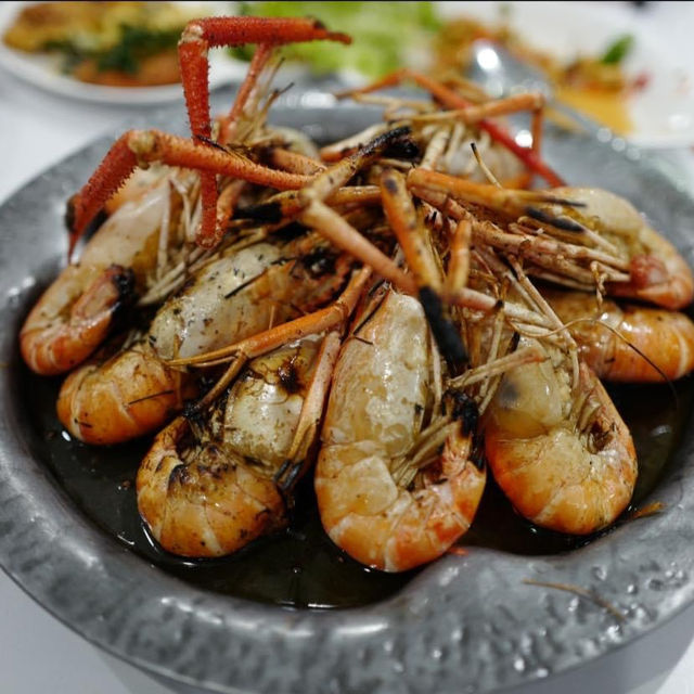 ร้านโปรดที่ต้องแวะ “กุ้งอบภูเขาไฟ ”