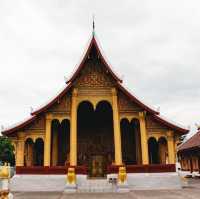 วัดแสนสุขาราม หลวงพระบาง
