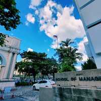 泰國曼谷最美歐式花園大學景點:易三仓大学，絕美泰式廟宇建築結合歐式綠洲花園，適合打卡拍照📸