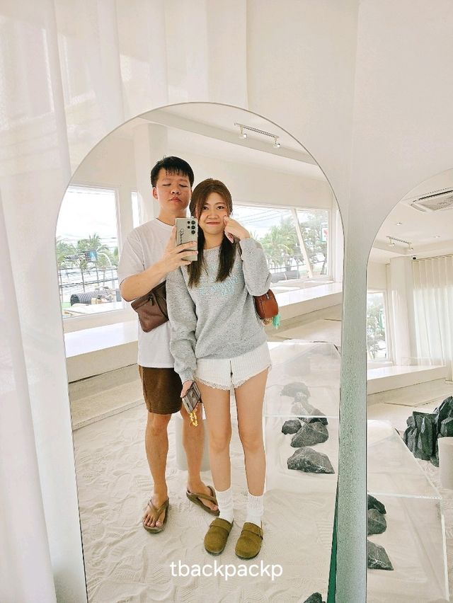 Brouke Cafe ฟีลเกาหลี ริมหาดจอมเทียน 🏖