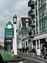 荷蘭🇳🇱 贊丹｜我居然住進了景點積木屋內？