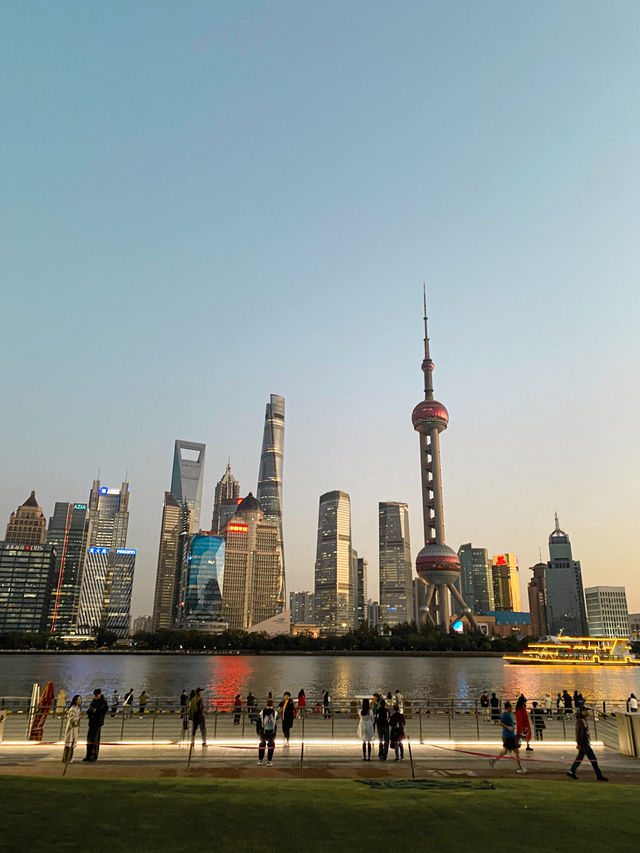 Ideal Place with Stunning Shanghai Skyline 