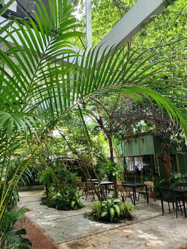 【バンコク】自然派カフェ Earth House 