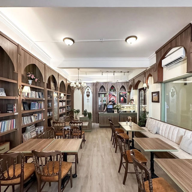 Bibli Library Cafe