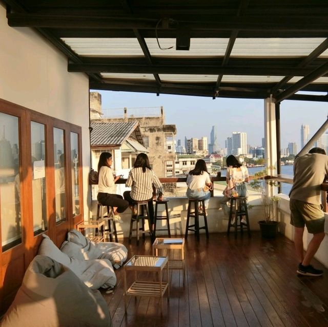 【バンコク】チャオプラヤー川沿いのカフェ Woodbrook Bangkok