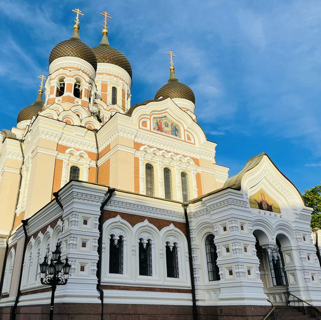 A stunning city where medieval charm meets modern vibrancy👫🎉