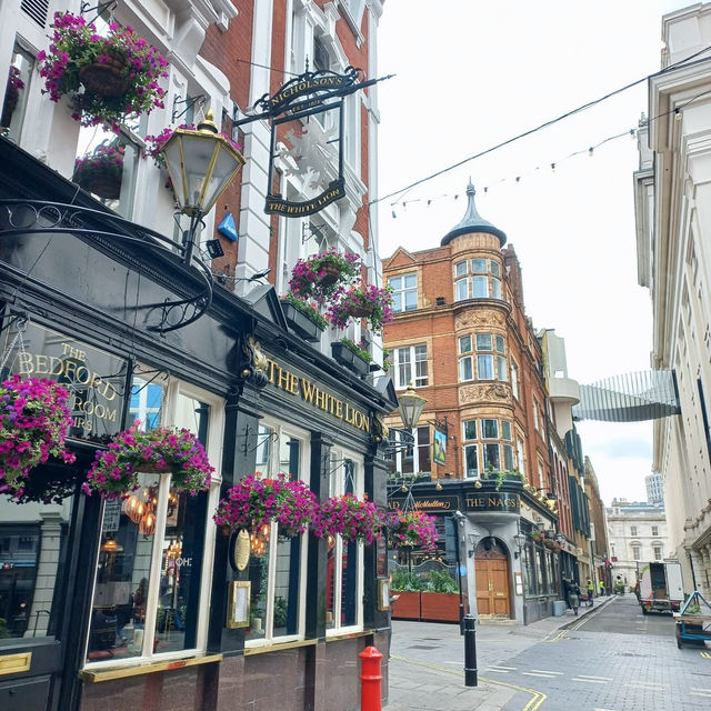 Vibrant Charm: A Day at Covent Garden, London 🇬🇧