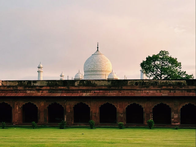 A Mughal Garden Escape at the Taj Mahal 🌿✨