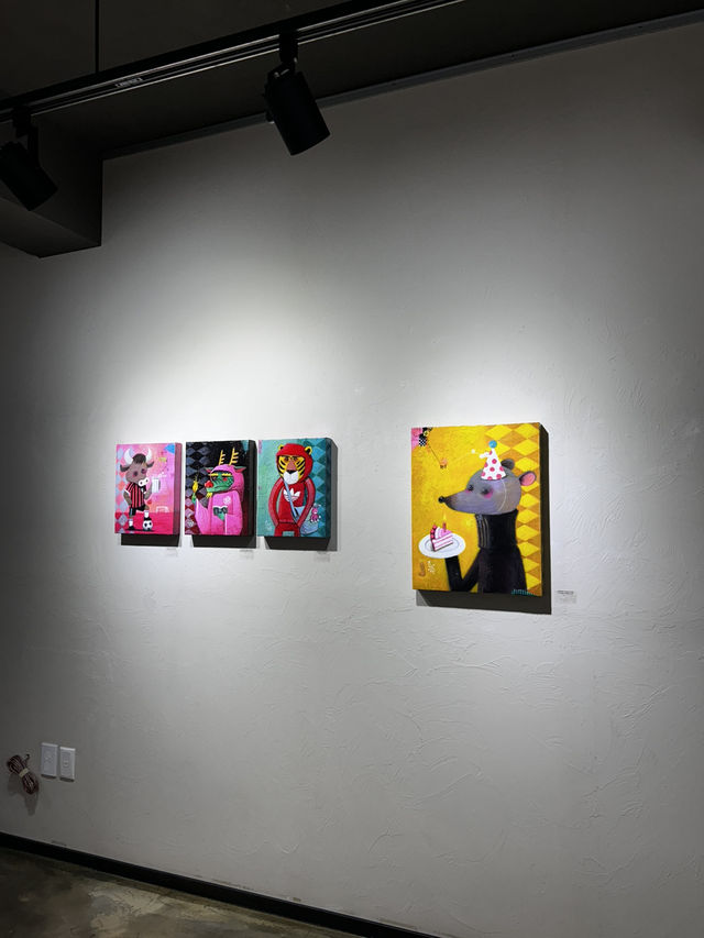 전통과 현대를 조화롭개 표현한 작춤들이 눈길을 사로잡는 조계사 근처 김영곤 초대 개인전 