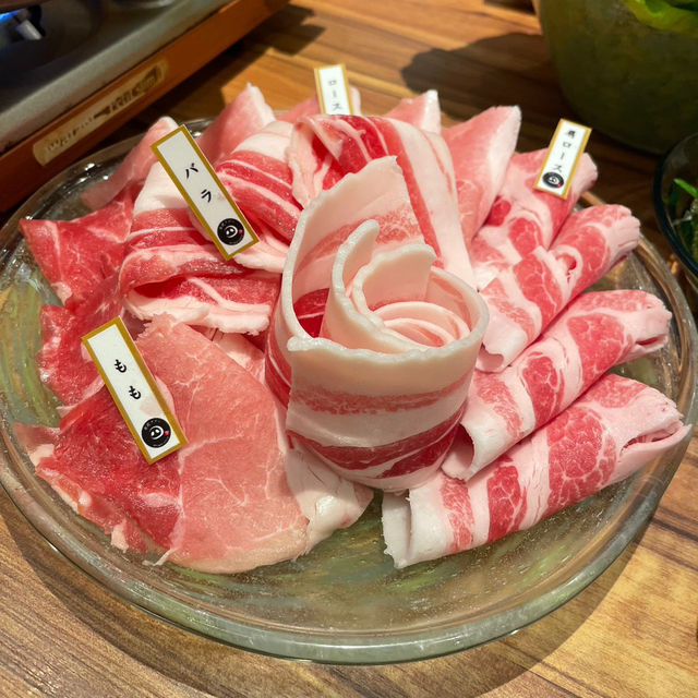 【沖縄】豪華なのにコスパ抜群！沖縄の「金武アグーと山城牛のしゃぶしゃぶ 琉球 本館」