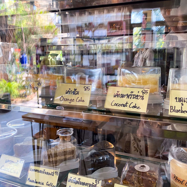 “อยากกาแฟ” คาเฟ่ริมน้ำโซนสันกำแพง เชียงใหม่