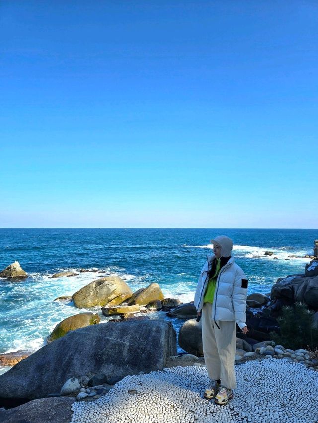 독특한 바위들을 볼수 있는 양양 죽도🩵