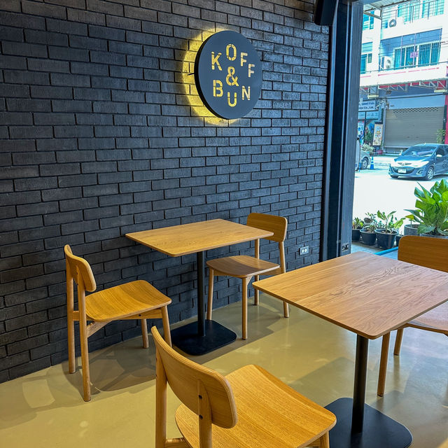 คาเฟอีน☕️ คั่วสดๆ ร้าน คอฟ แอน์ บัน