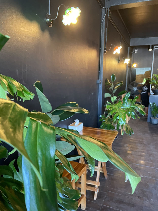 ออน เดอะ เวย์ คาเฟ่ สูงเม่น 🌳