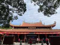 🕍 **【泉州承天寺：鬧市中的禪意淨土】** 🌿  