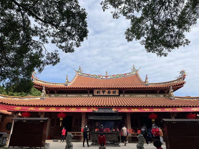 🕍 **【泉州承天寺：鬧市中的禪意淨土】** 🌿  